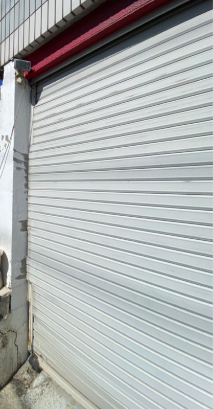 電動シャッター　スラット脱線復旧作業