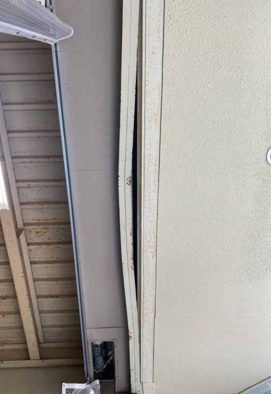 手動シャッター　座板板金作業