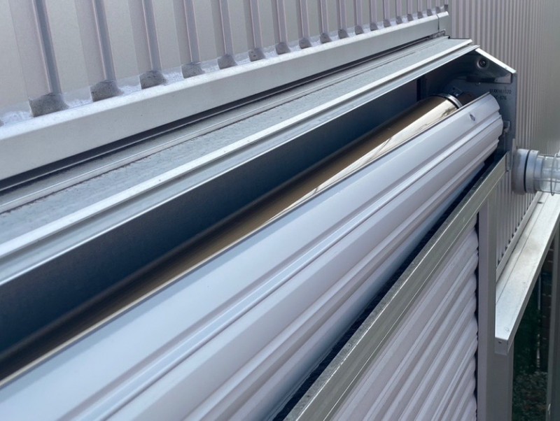 窓シャッター　吊元修理