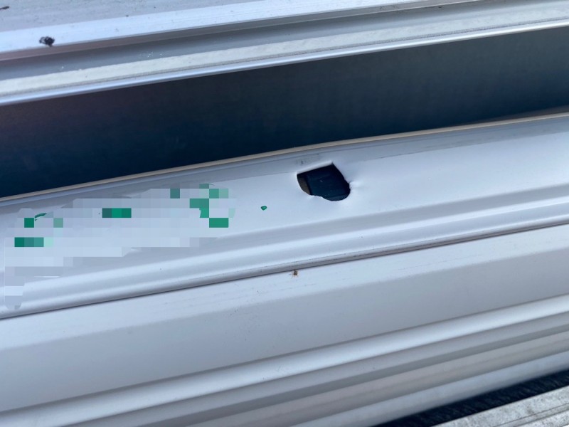 窓シャッター　吊元修理