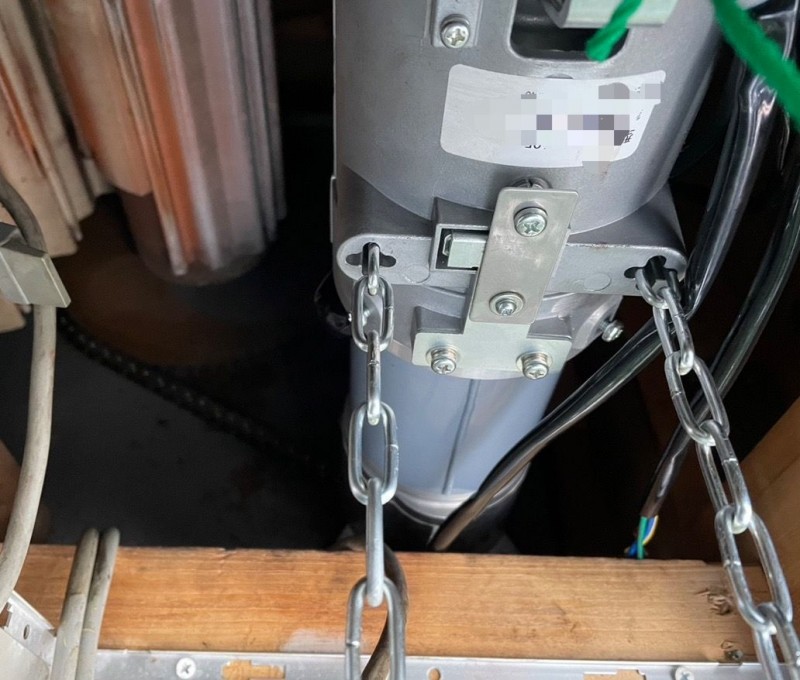 電動シャッター　開閉機交換工事