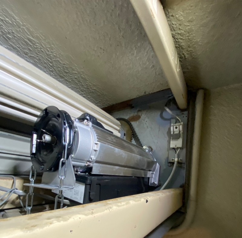 電動シャッター　開閉機交換工事