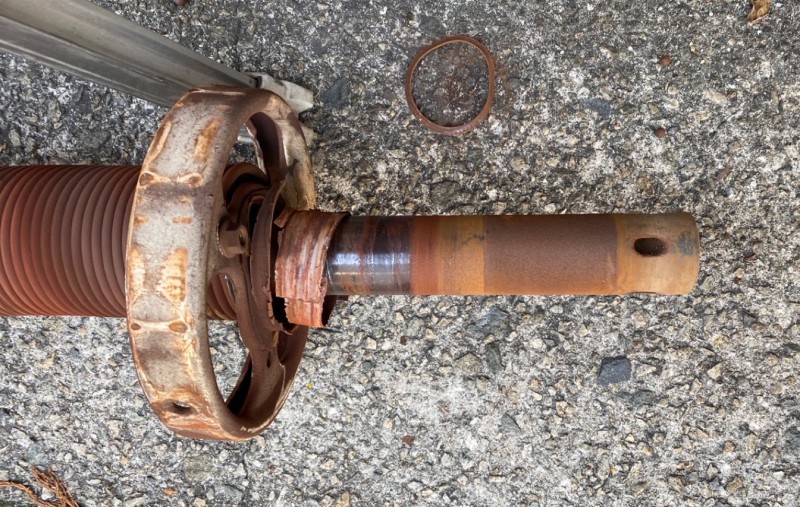 手動シャッター　シャフト修理