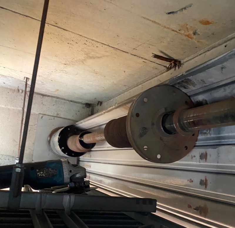 手動シャッター　シャフト修理