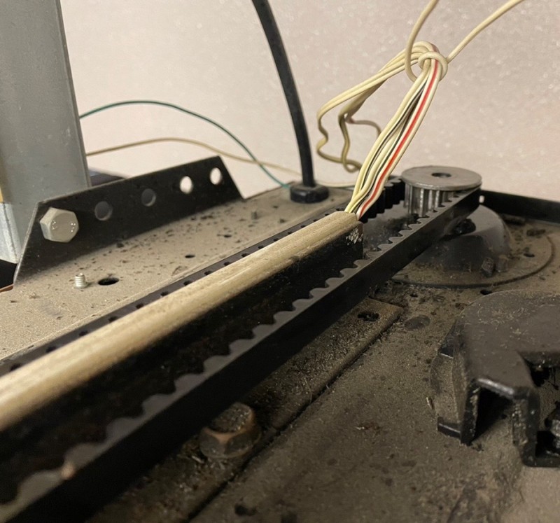 オーバードア　開閉機ベルト交換