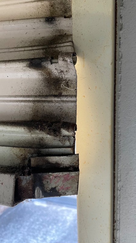 スラット脱線復旧作業