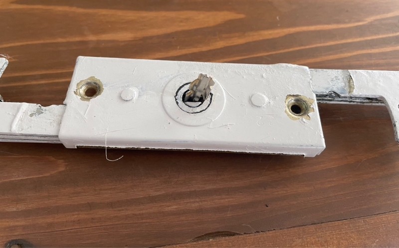 手動シャッター　内外錠設置作業