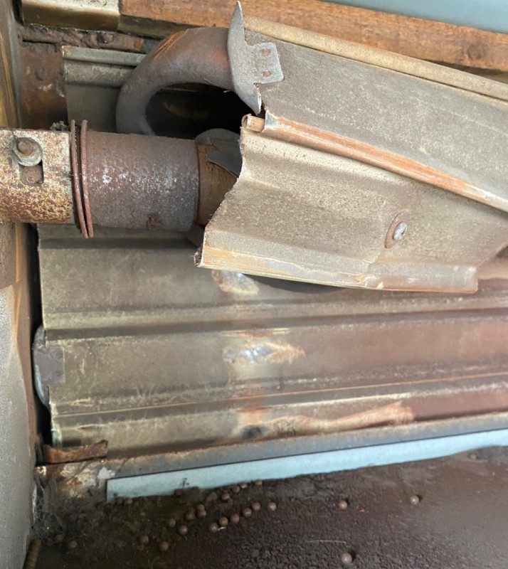 手動シャッター　シャフト修理