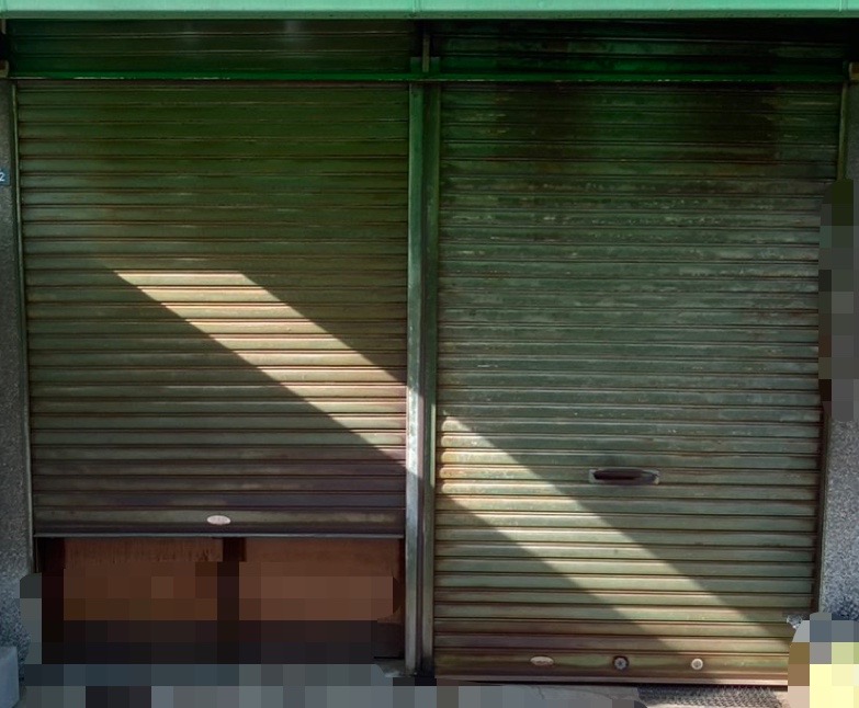 手動シャッター　シャフト・スラット交換工事