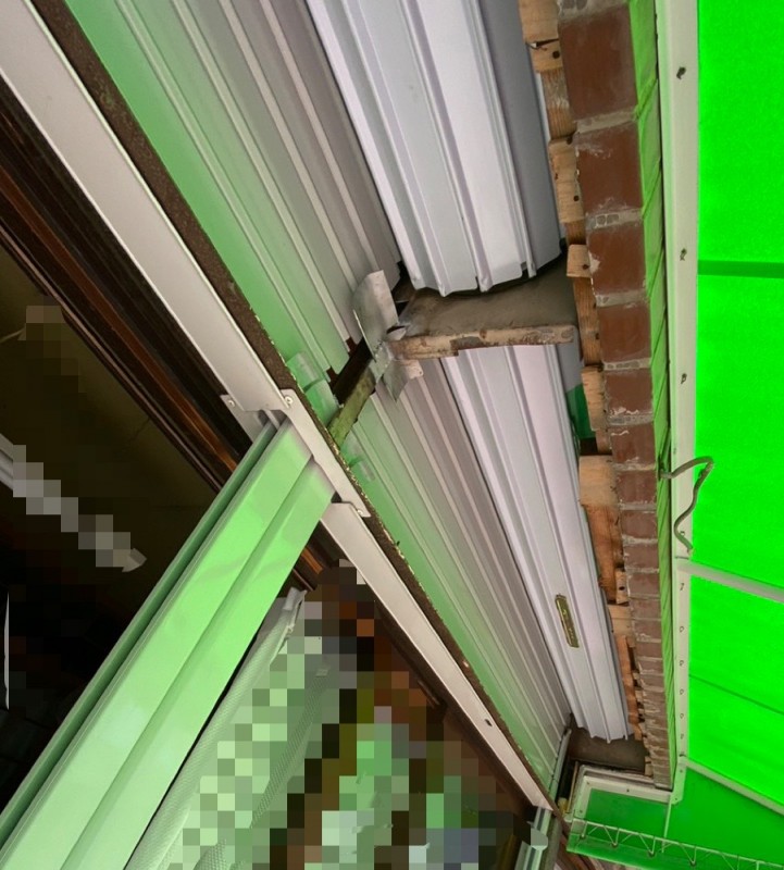 手動シャッター　シャフト・スラット交換工事