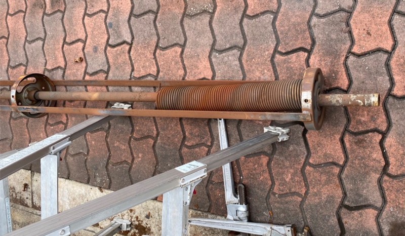 手動シャッター　シャフト修理