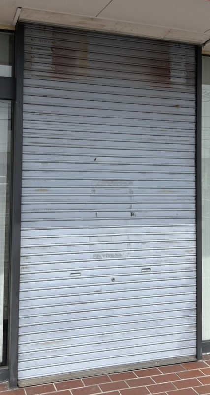 店舗　手動シャッター　交換工事