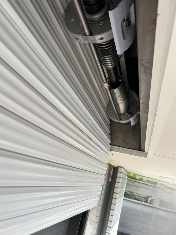 店舗　手動シャッター　交換工事