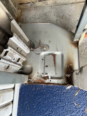 車庫　電動シャッター　バネ併用電動開閉機交換工事