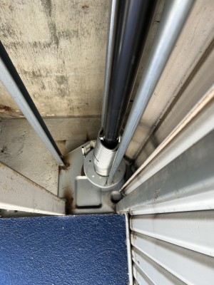 車庫　電動シャッター　バネ併用電動開閉機交換工事