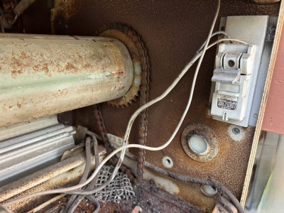 車庫　電動シャッター　開閉機交換工事