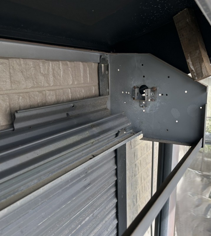 窓　手動シャッターの電動化工事