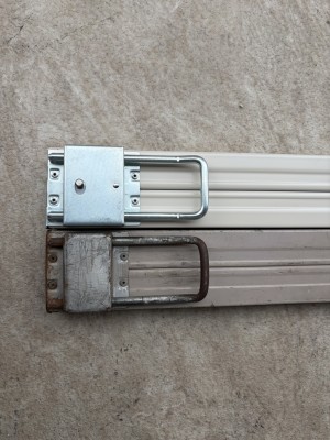 店舗　手動シャッター　中柱交換