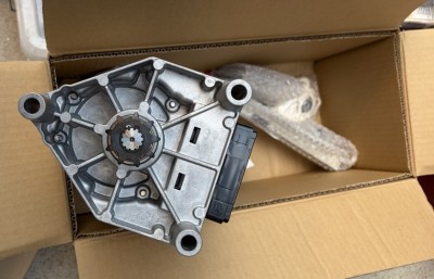 車庫 電動シャッター 途中で止まる 開閉機の交換