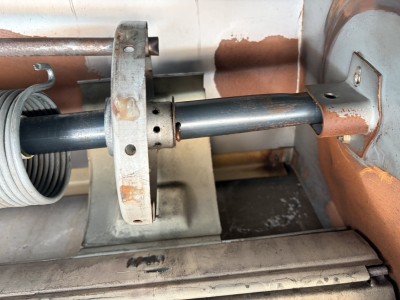 店舗　手動シャッター　シャフト交換作業