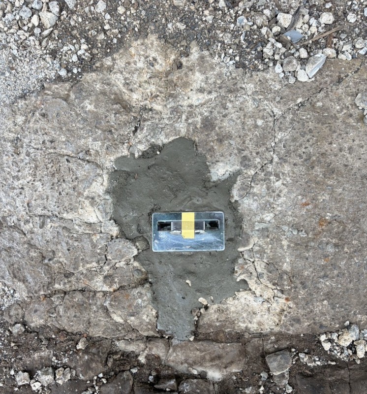 倉庫　手動シャッター　新規設置工事