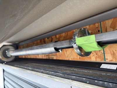 住宅　窓手動シャッター　シャフトの交換