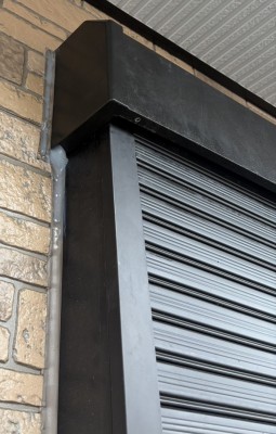 住宅　窓手動シャッター　シャフトの交換