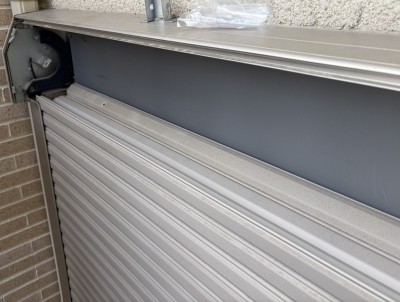 住宅　窓電動シャッター　電動シャフトの交換